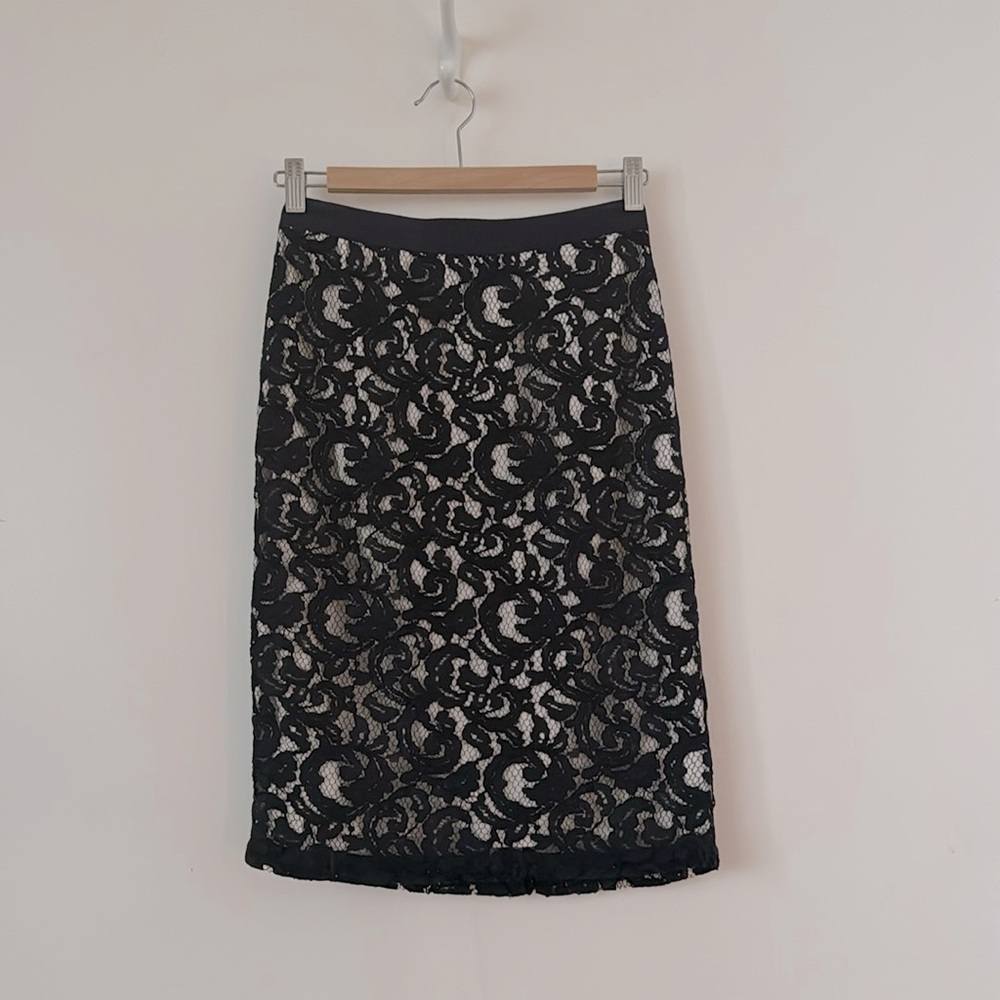 Club Monaco lace pencil skirt NWOT.